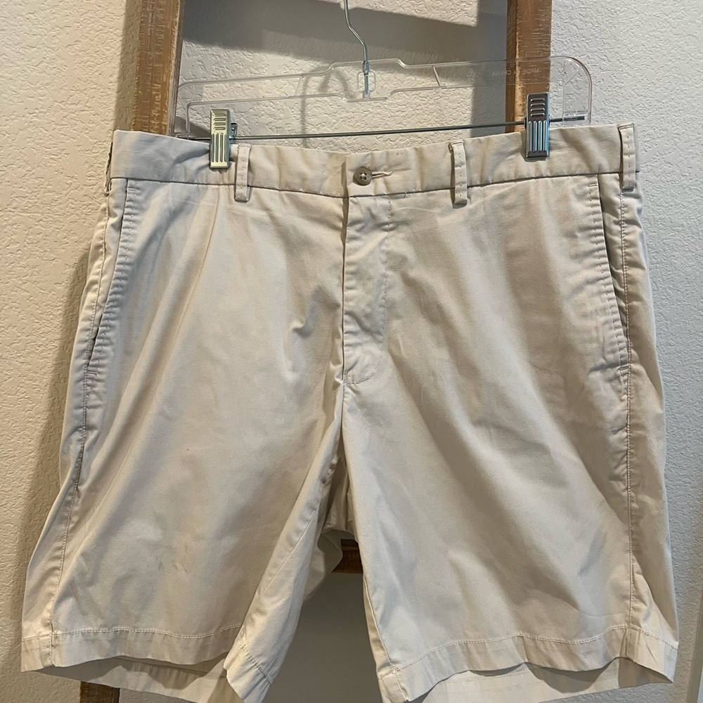 Peter Millar Light Beige Men's Crown Comfort Shorts 34